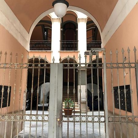 Bross Apartament 萨莱诺 外观 照片